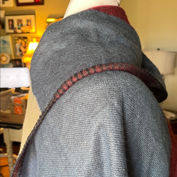 Color Block Poncho - Picture 6 of 9